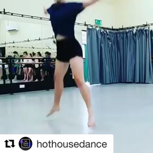 @hothousedance with @get_repost
・・・
Lil snippet from our joint CAT and MDC class last night… go @yolandarobson_ and Holly C! Please excuse Damo’s kiwi socks, who wanted to get some video action @natdancecatuk